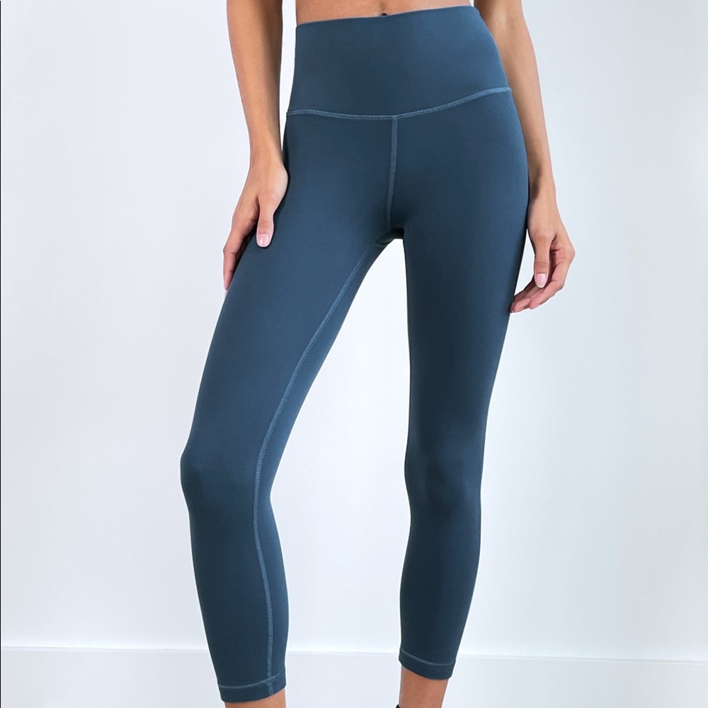 Aritzia TNA TnaButter Atmosphere Hi-Rise 3/4 Legging